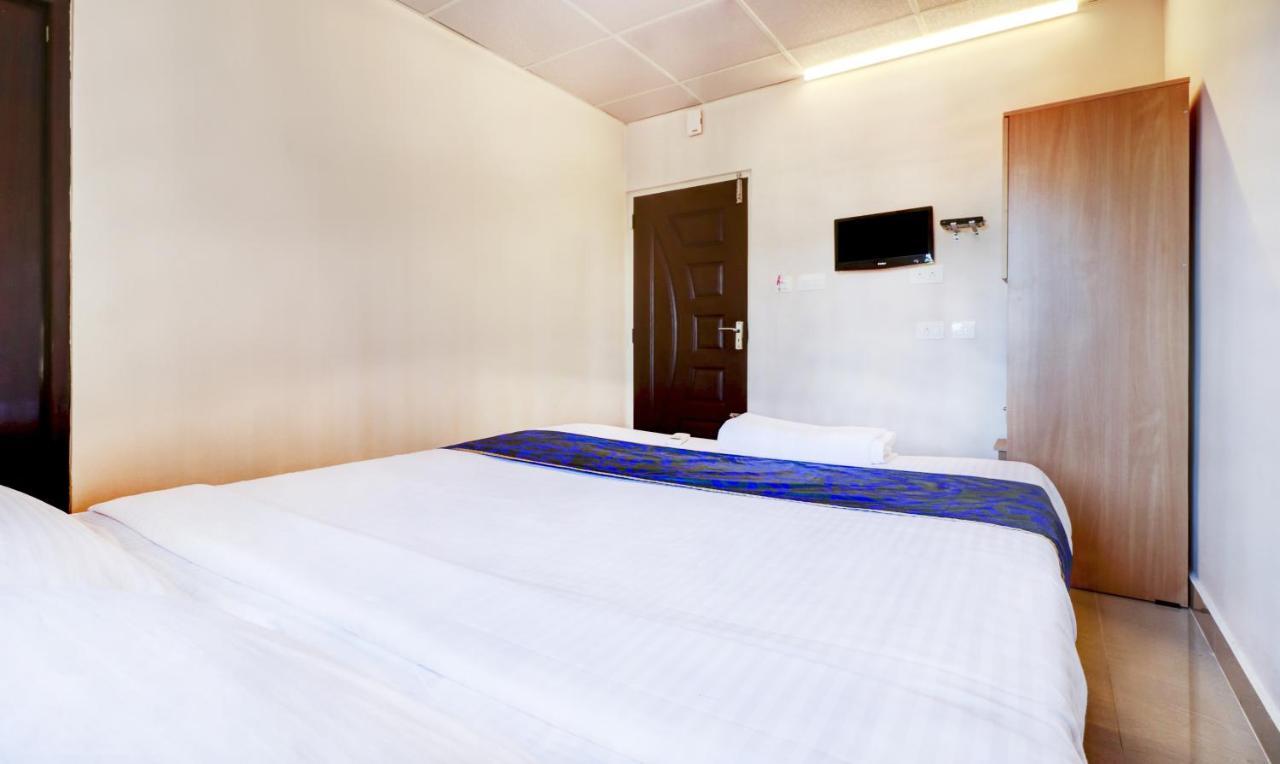 Hôtel Tri-Star Presidency Cochin à Kochi Extérieur photo